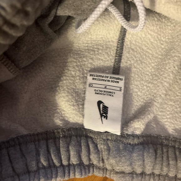 Nike Men's Gray Sweatpants - Picture 1 of 3
